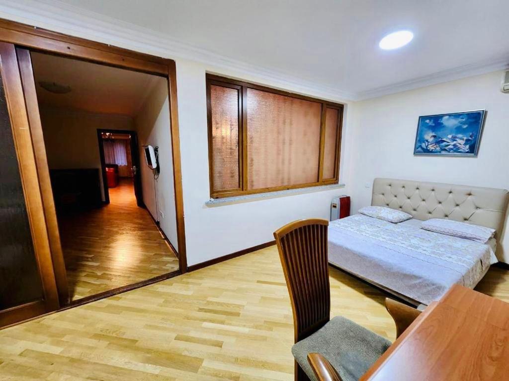 Family Spacious 3 Bedroom Apartment In The Middle Of City Center, Next To North Avenue Yerevan Exterior photo