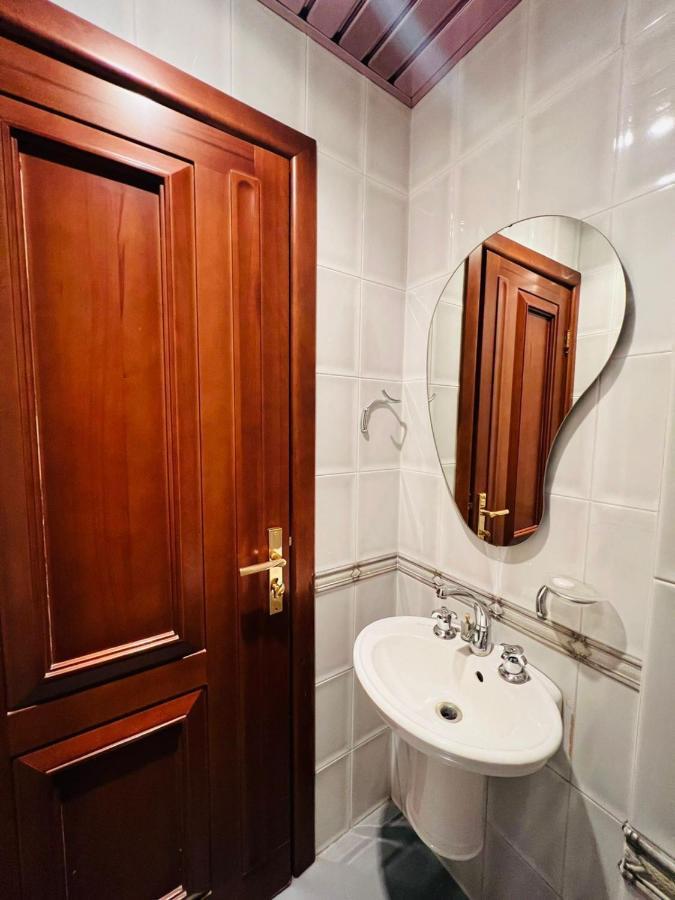 Family Spacious 3 Bedroom Apartment In The Middle Of City Center, Next To North Avenue Yerevan Exterior photo